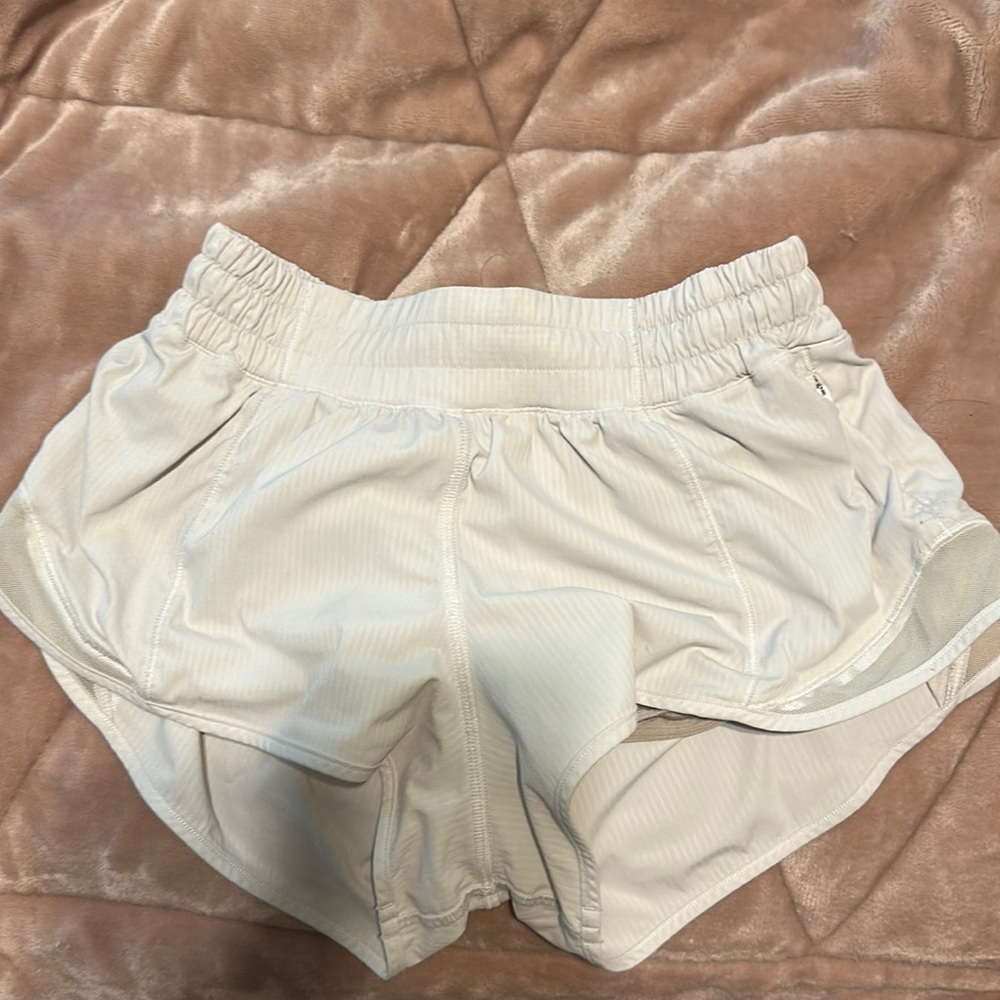 lululemon shorts size 4 2.5 length